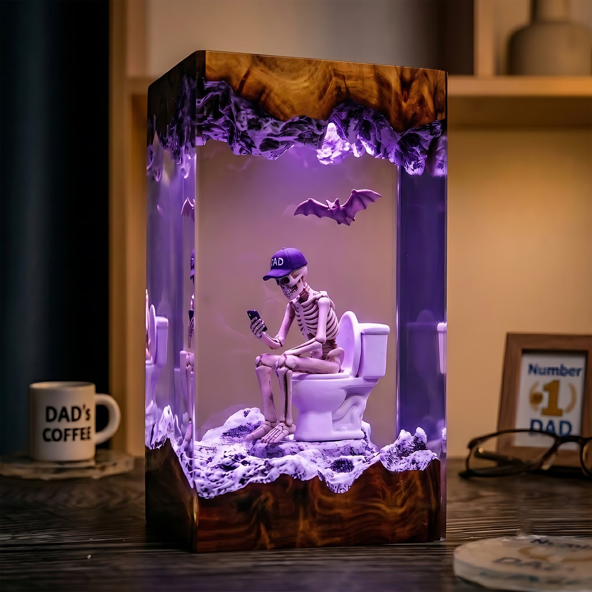 Funny Dad Skeleton Resin Lamp – Skeleton on Toilet with Phone, Halloween Epoxy Diorama Night Light, Dad Humor Gift