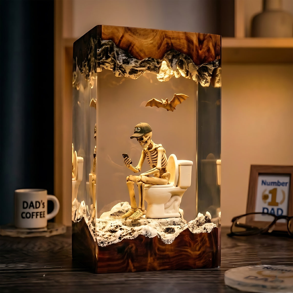 Funny Dad Skeleton Resin Lamp – Skeleton on Toilet with Phone, Halloween Epoxy Diorama Night Light, Dad Humor Gift