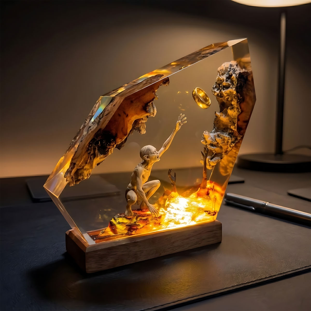 Gollum One Ring Resin Lamp – Lord of the Rings Mount Doom Epoxy Diorama Night Light